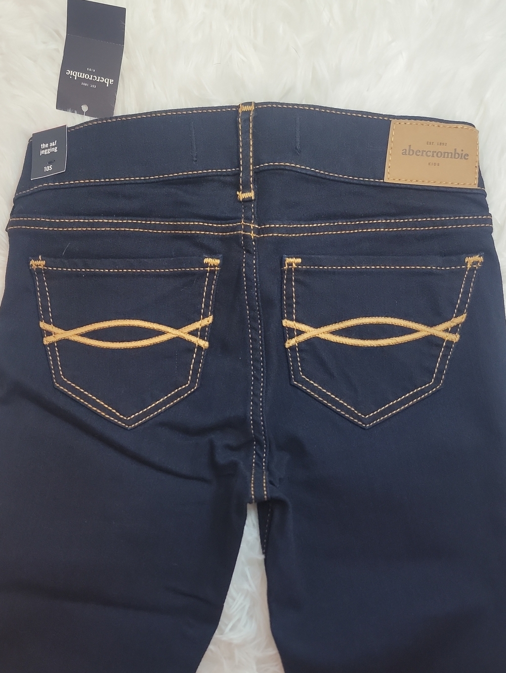 NWT Abercrombie Kids Girls 10 Slim Skinny Jegging Jeans. Size 10 Slim - Picture 2 of 5